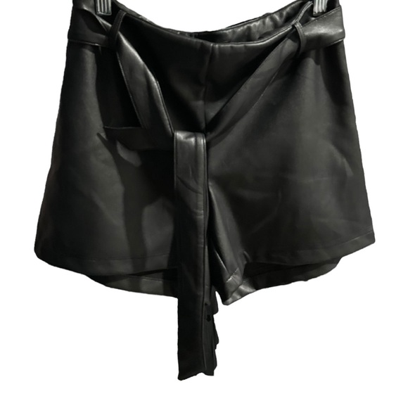 Vegan Leather Shorts With Waist Tie Size 0 - Picture 4 of 4